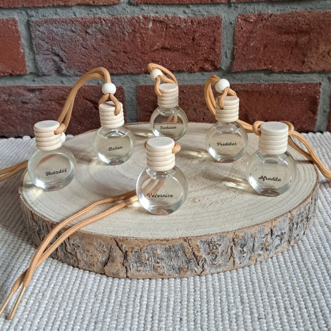 NOVINKA 🚘 Luxusní vůně do auta, které provoní vašeho mazlíka a vytvoří v něm příjemnou atmosféru na všechny vaše cesty 🚘....